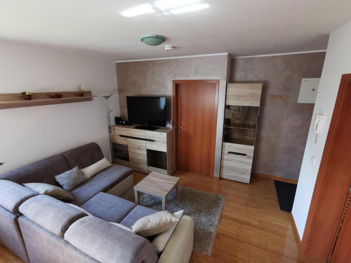 Apartma Neva بوينج المظهر الخارجي الصورة